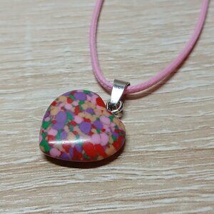NWOT Fashion Necklace Multi Color Heart Pendant Jewelry #26
